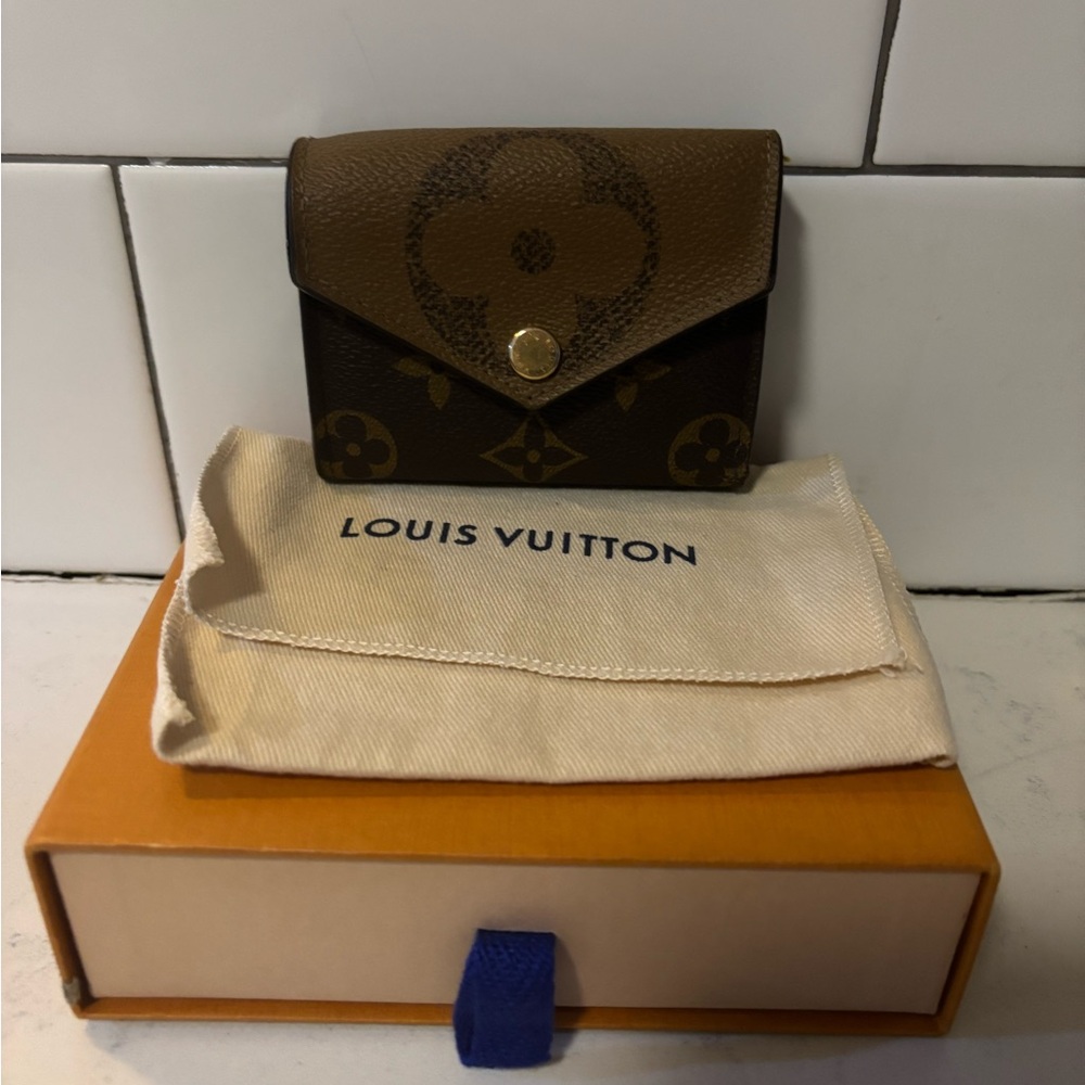 Louis Vuitton reverse monogram Zoe compact wallet - Picture 9 of 9